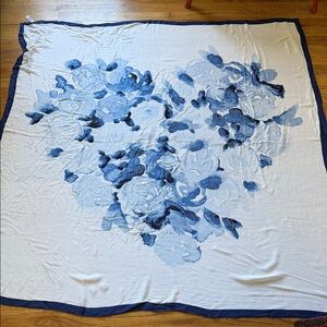 NWOT TALBOTS large square scarf wrap Blue Navy Cream Ivory Floral Heart Spring